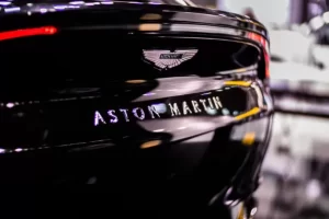 ketua eksekutif Aston Martin Minta Mobil Bertransmisi Manual Diperbanyak