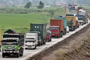 Pelarangan Truk Sumbu 3 Saat Lebaran Terlalu Lama, Asosiasi Logistik dan juga Forwarder Teriak