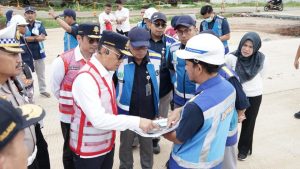 Orang yang Sering Ajukan Diri Memotret Tanpa Izin Punya 7 Sifat Unik Ini, Menurut Psikologi