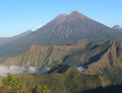 Pendaki 18 Tahun Tewas Saat Mendaki Gunung Rinjani Secara Ilegal