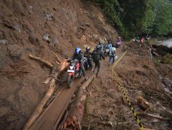 Laporan Lembah Anai: Tangan-Tangan Tak Menyerah di Jalan Terbelah