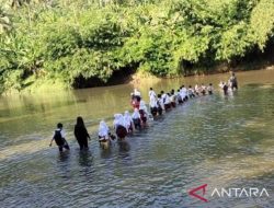 Dari truk sampah hingga menyeberang sungai, perjalanan pulang Cik Is ke Takengon