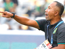 Persebaya Masih Lapar Kemenangan, Uston Nawawi Siap Salip 12 Poin Persib Bandung