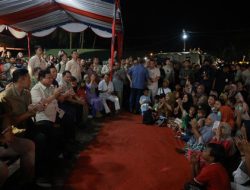 Senyum Bahagia Warga Tapsel Rayakan Tahun Baru Bersama Prabowo di Pengungsian