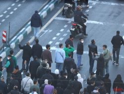 Demo Besar Iran: Mulai dari Mogok Pedagang hingga Tuntutan Jatuhkan Rezim