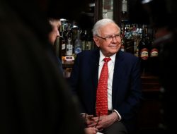 5 Cara Sukses Berinvestasi ala Warren Buffett untuk Pemula