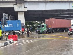 Lampu Merah di Cilincing Tak Berarti Tanpa Aturan