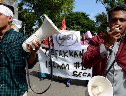 Pakai Model LGBT, PCNU Banjar Minta Hukumnya Diharamkan