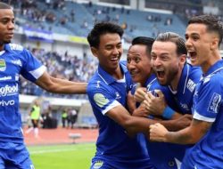 Persib Harus Waspada, Persija Sama Poin