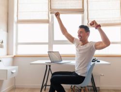 8 Sifat Kuat Pemenang yang Selalu Bangkit Saat Hidup Menjatuhkan Mereka