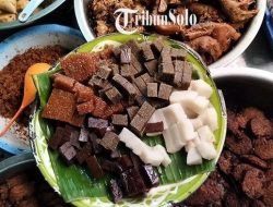 Ide berbuka puasa lezat di Sragen, mulai dari ayam goreng, opor ayam hingga es buah segar