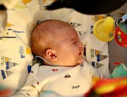 Cara Mengatasi Bayi Rewel Saat Mudik