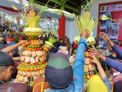 7 Fakta Menarik Grebeg Syawal Bukit Sidoguro Klaten, 18 Gunungan Ketupat Diperebutkan Ribuan Warga