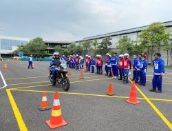 Edukasi Keselamatan Berkendara untuk Siswa, MPM Honda Jatim Beri 3 Tips Penting bagi Pemula